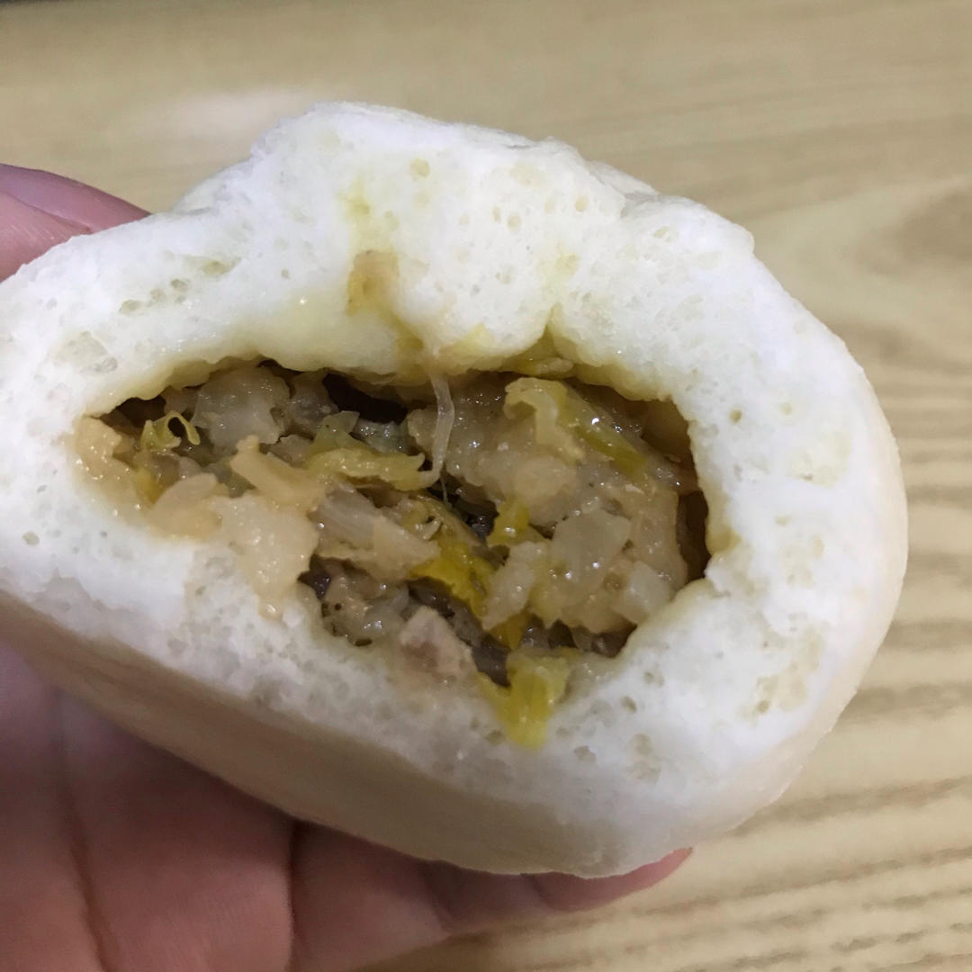不加生姜大葱的酸菜肉包子