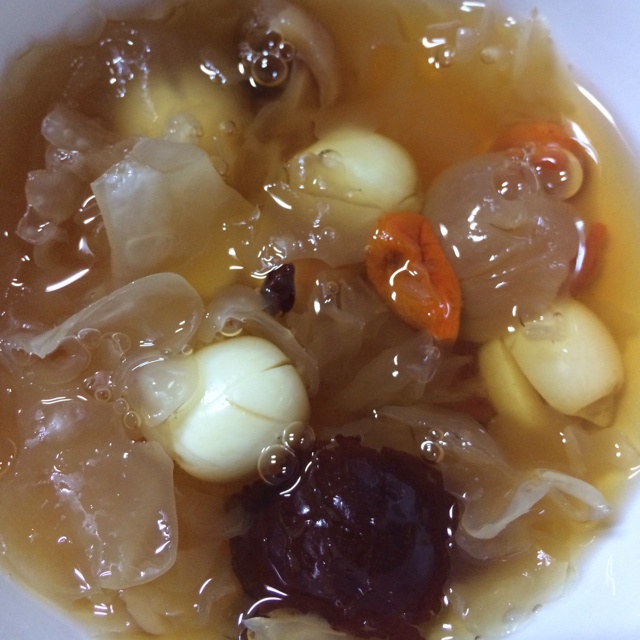 红枣银耳莲子羹