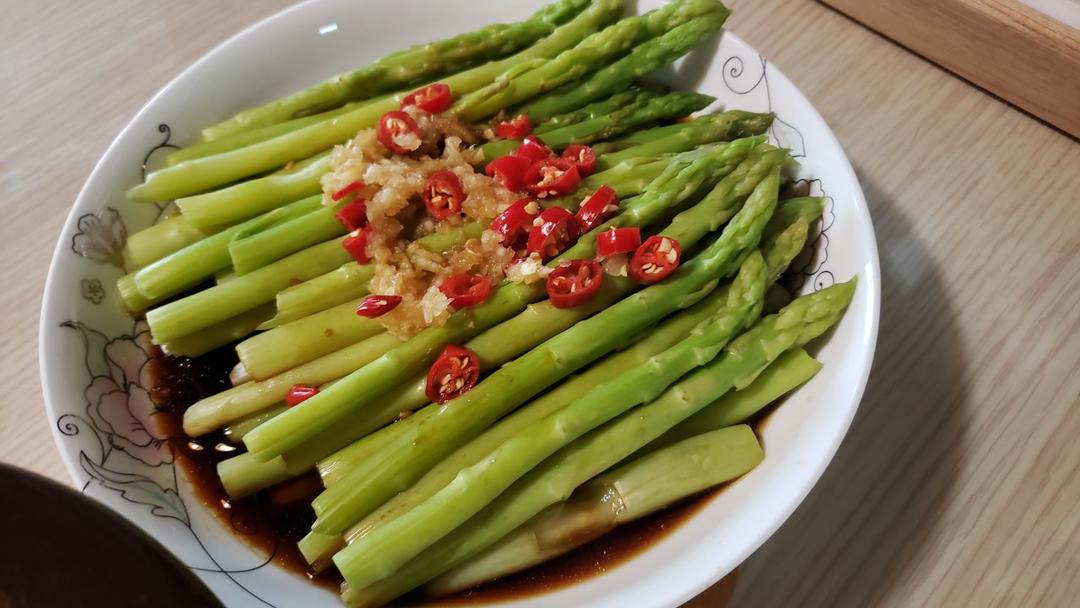 鲜味油淋芦笋