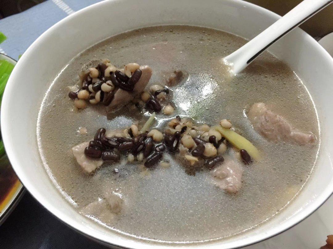 赤小豆薏米茯苓猪骨汤（去湿减肥）