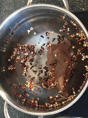 自制红豆薏米奶茶的做法 步骤3