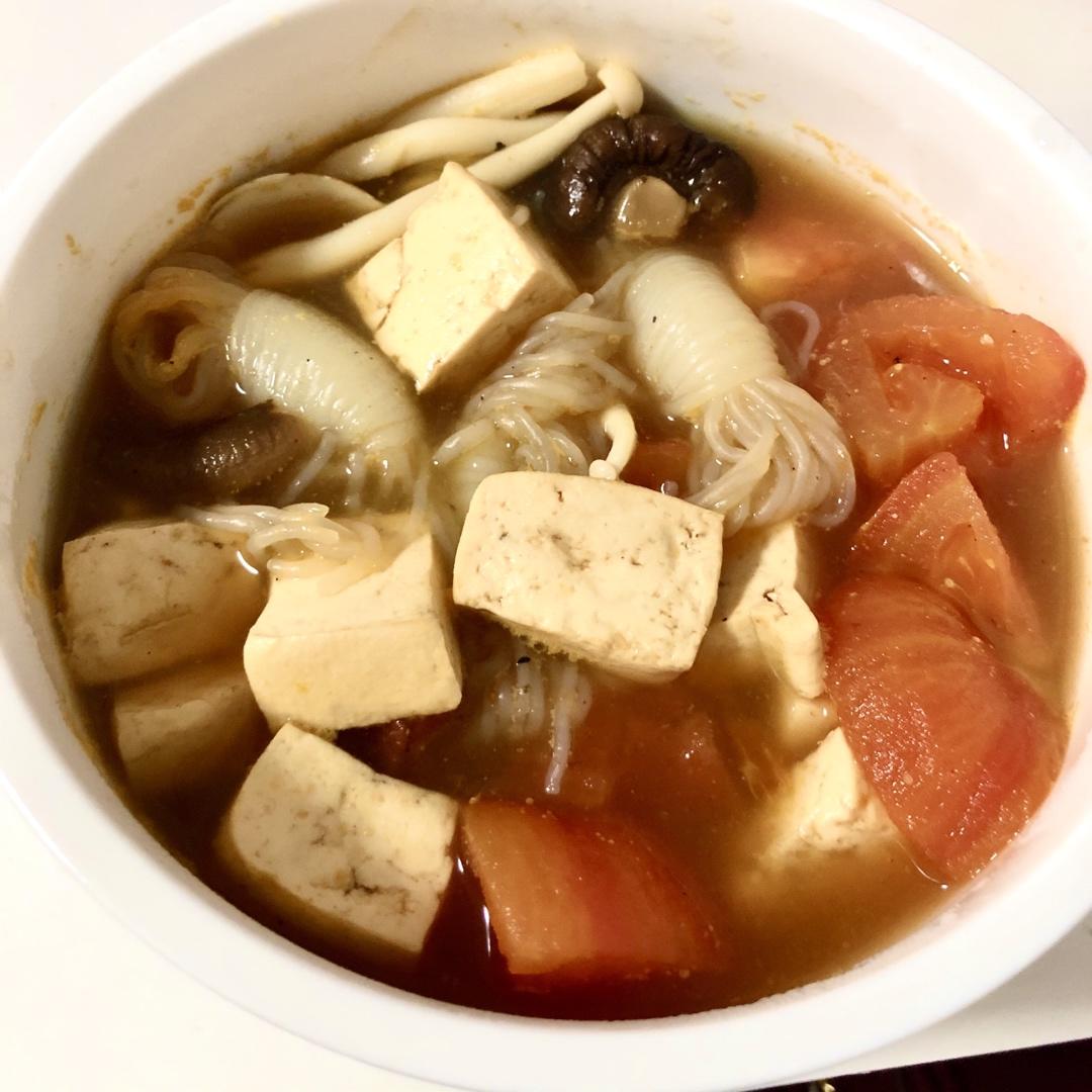 西红柿菌菇豆腐汤