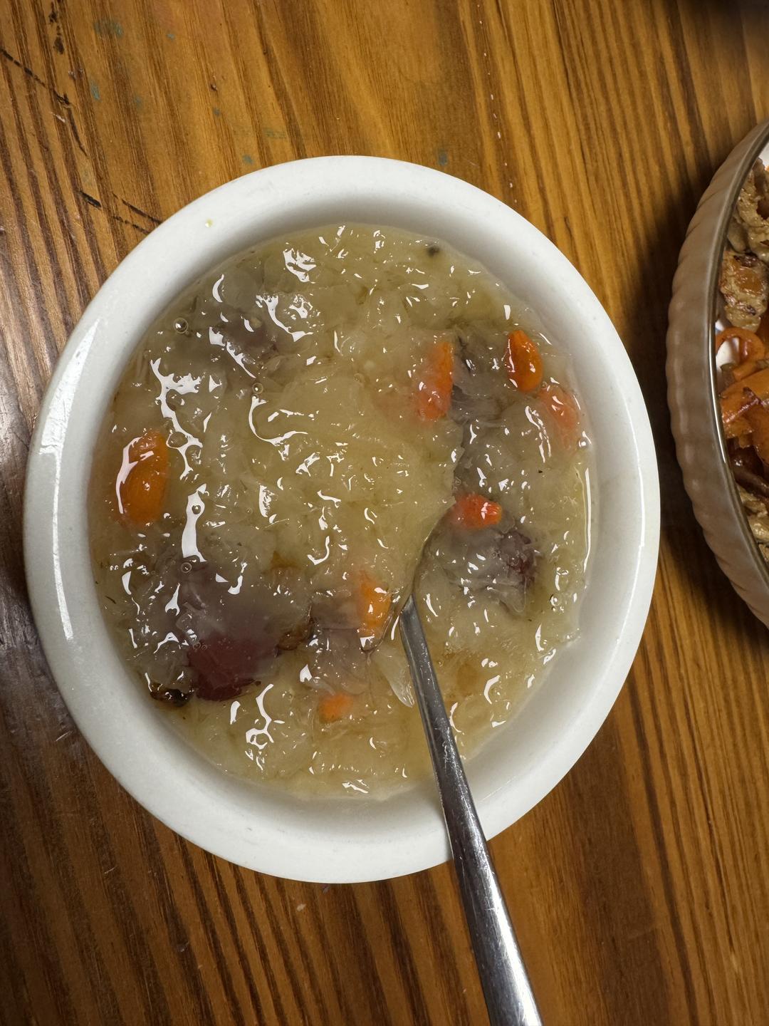 怎样煮出胶的银耳羹