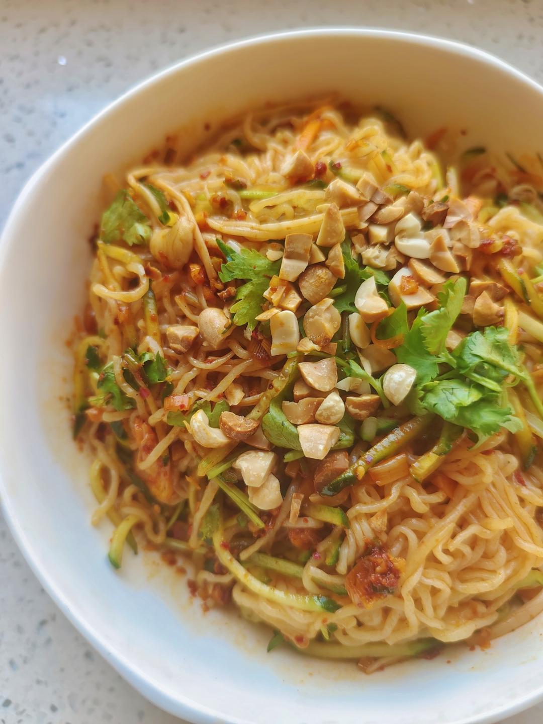 【夏日必备】爽口鸡丝凉面