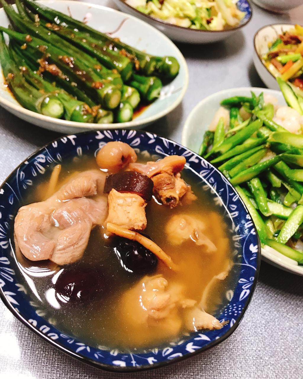 当归党参炖鸡汤