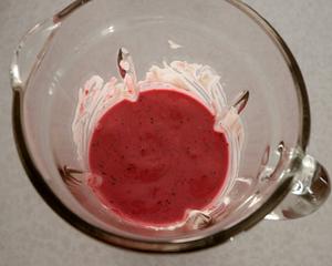Triple Berry Smoothie(蓝莓草莓覆盆子）的做法 步骤4