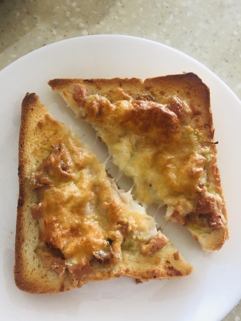 烤芝士面包片披萨