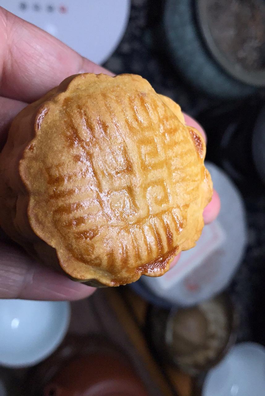 广式月饼—蛋黄莲蓉月饼