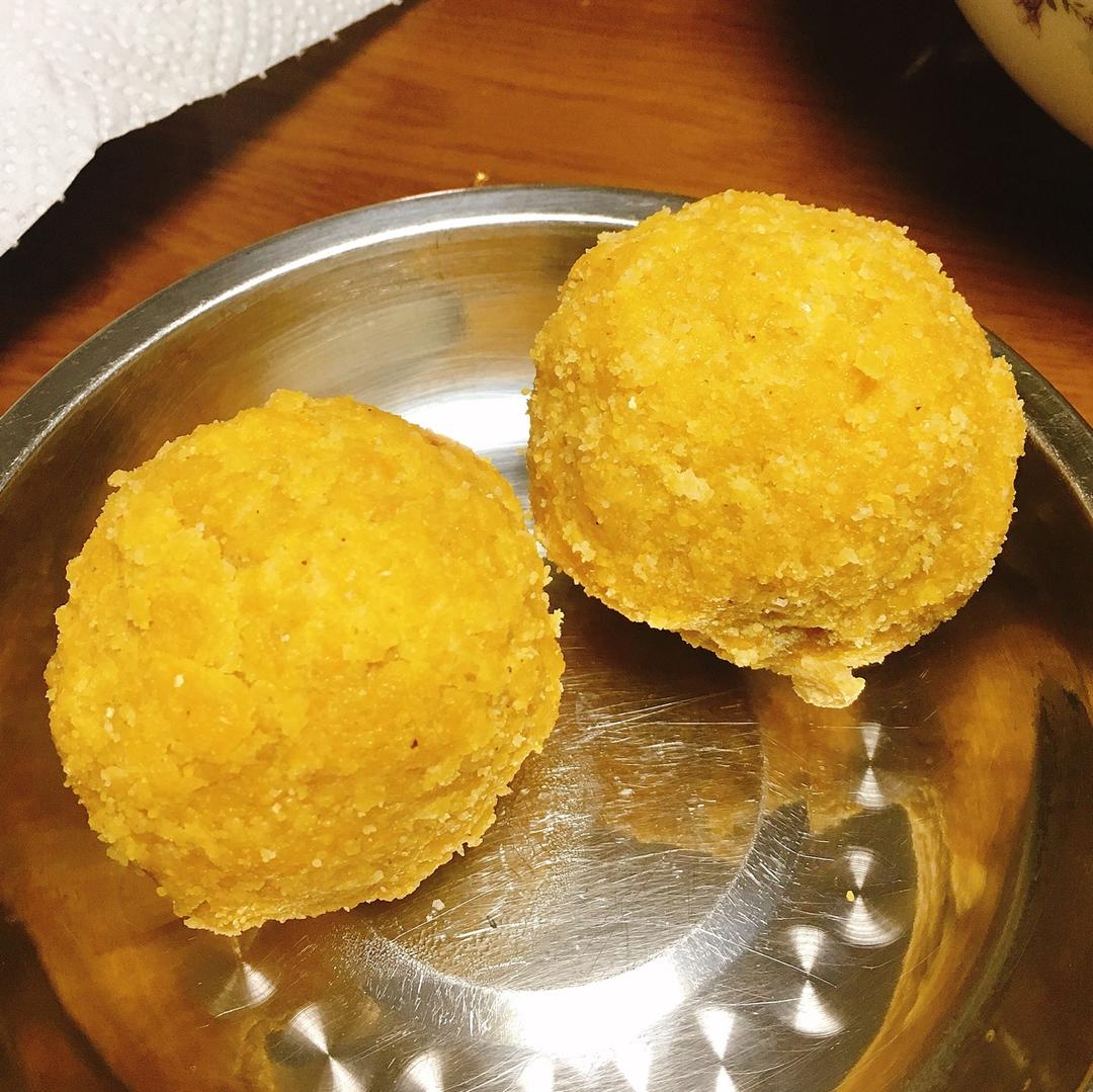 玉米面菜团子