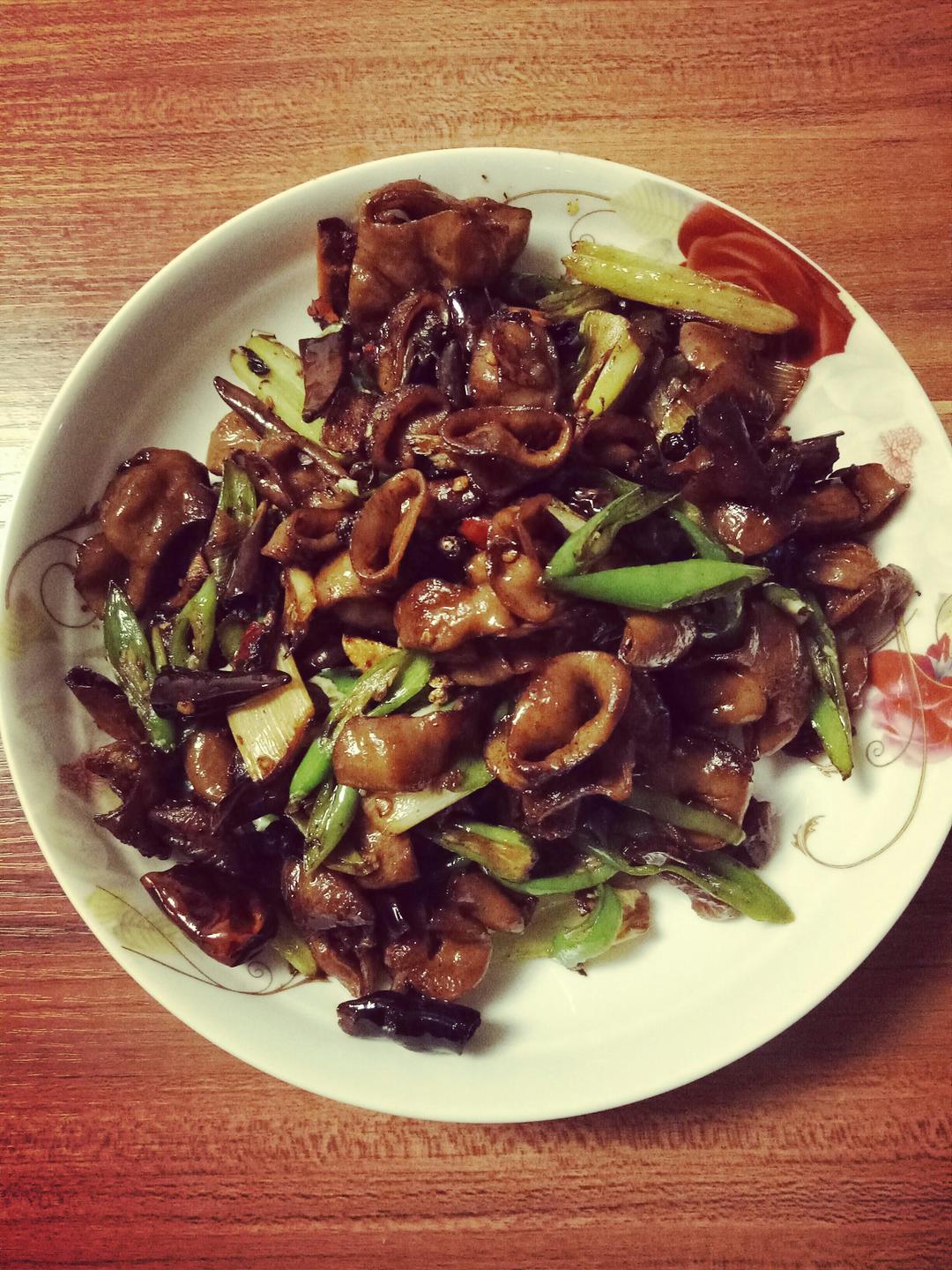 好吃到爆火爆肥肠