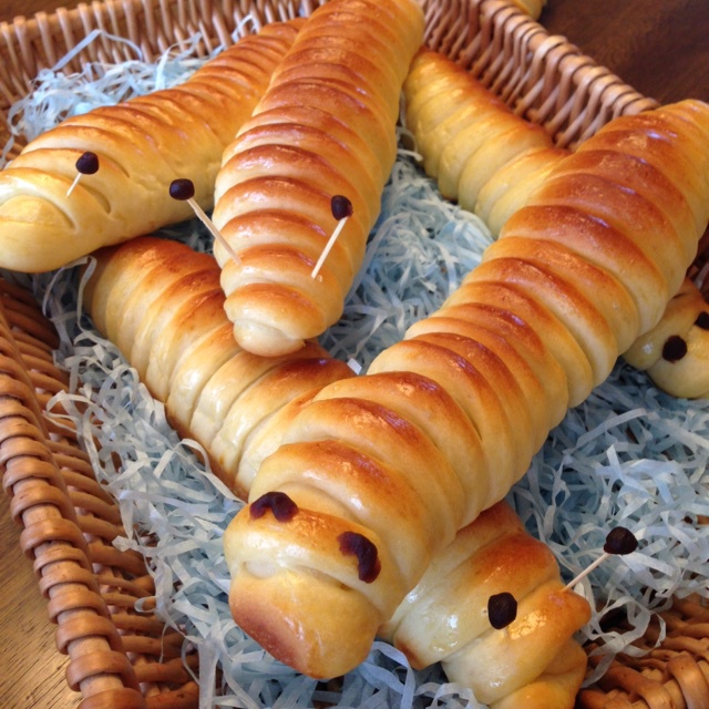 毛毛虫肉松面包