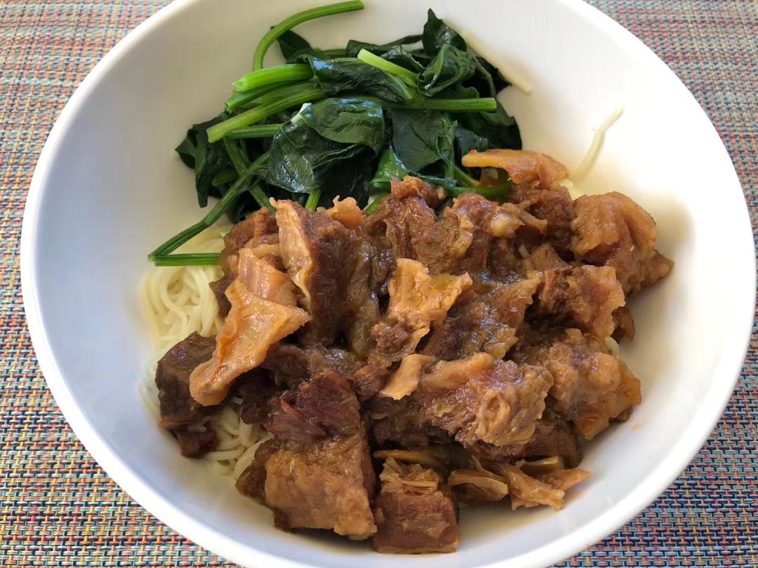 饲养员菜谱#韩式牛筋腩的做法