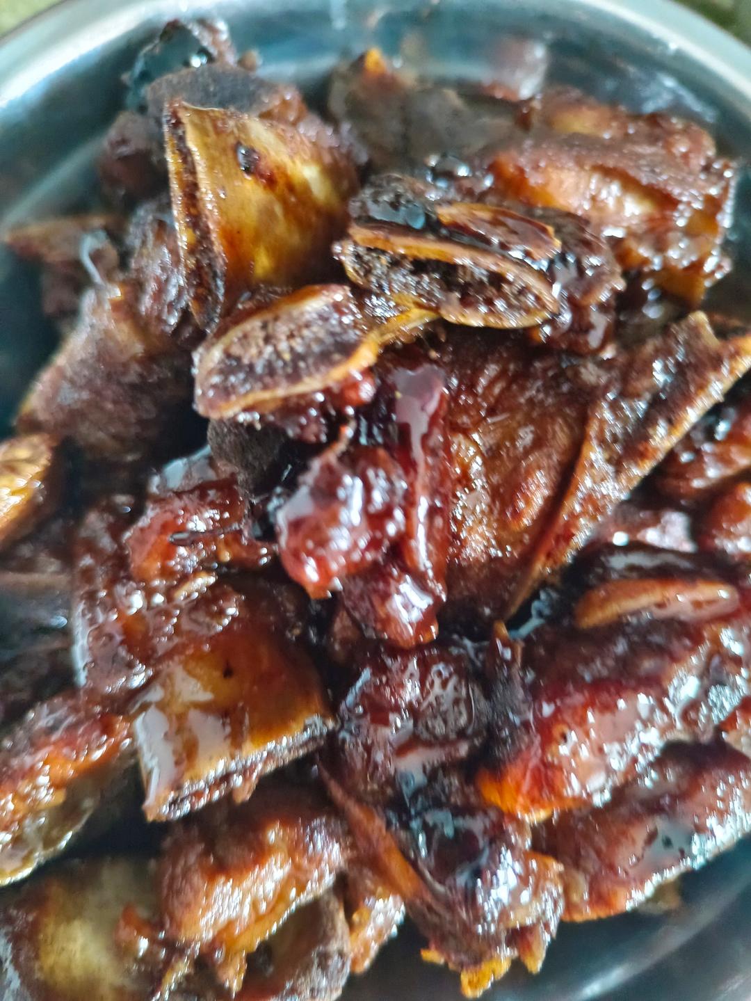 糖醋排骨的家常做法，色泽红亮，口感醇厚，好吃的停不下来