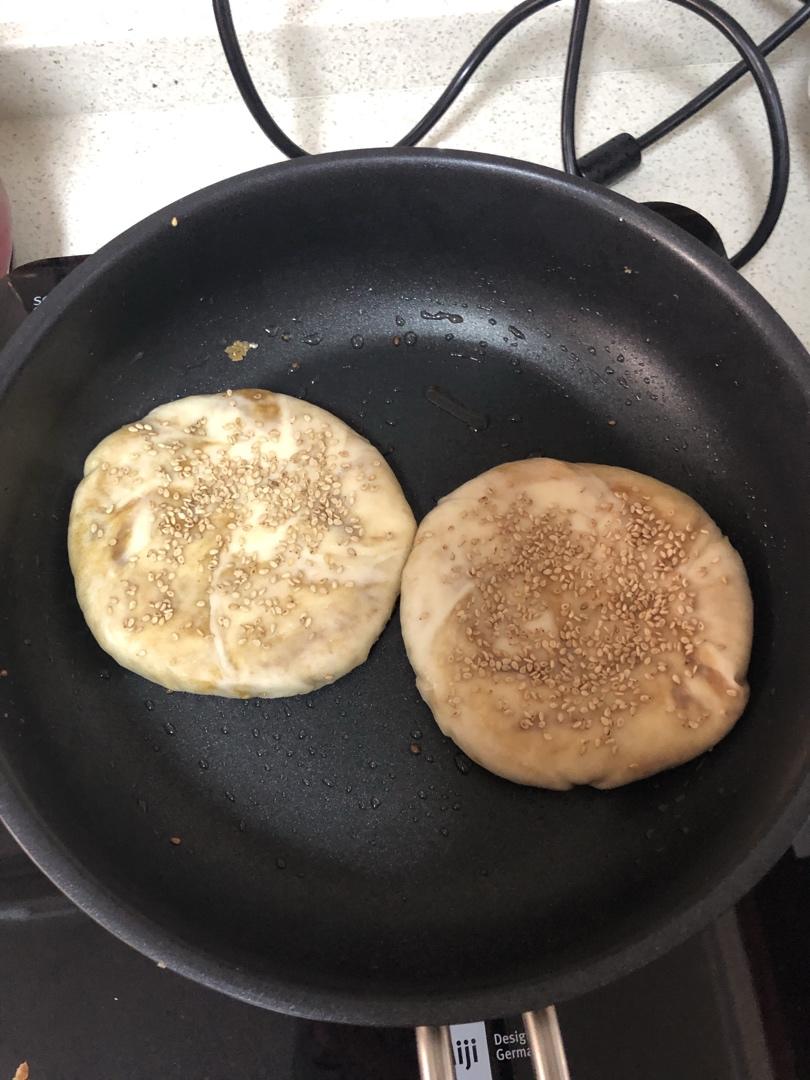 超级香酥香甜的麻酱糖饼