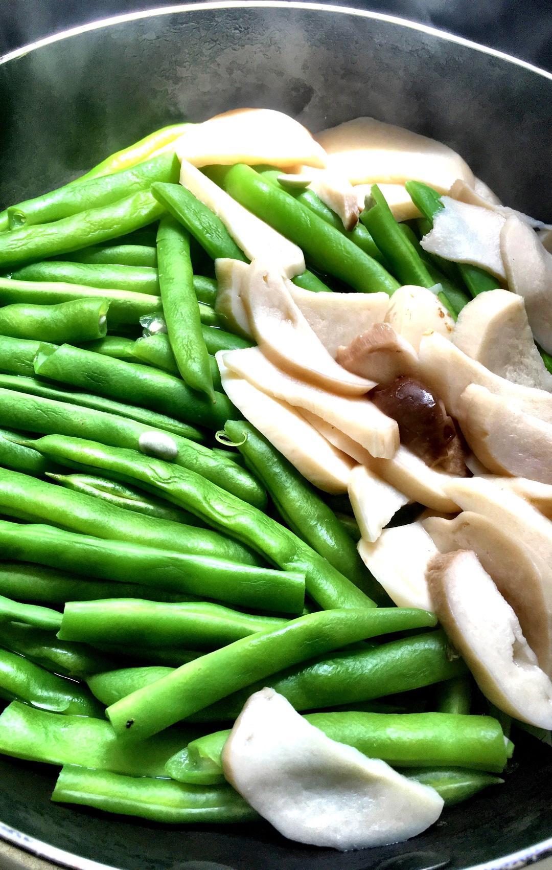 四季豆炒杏鲍菇