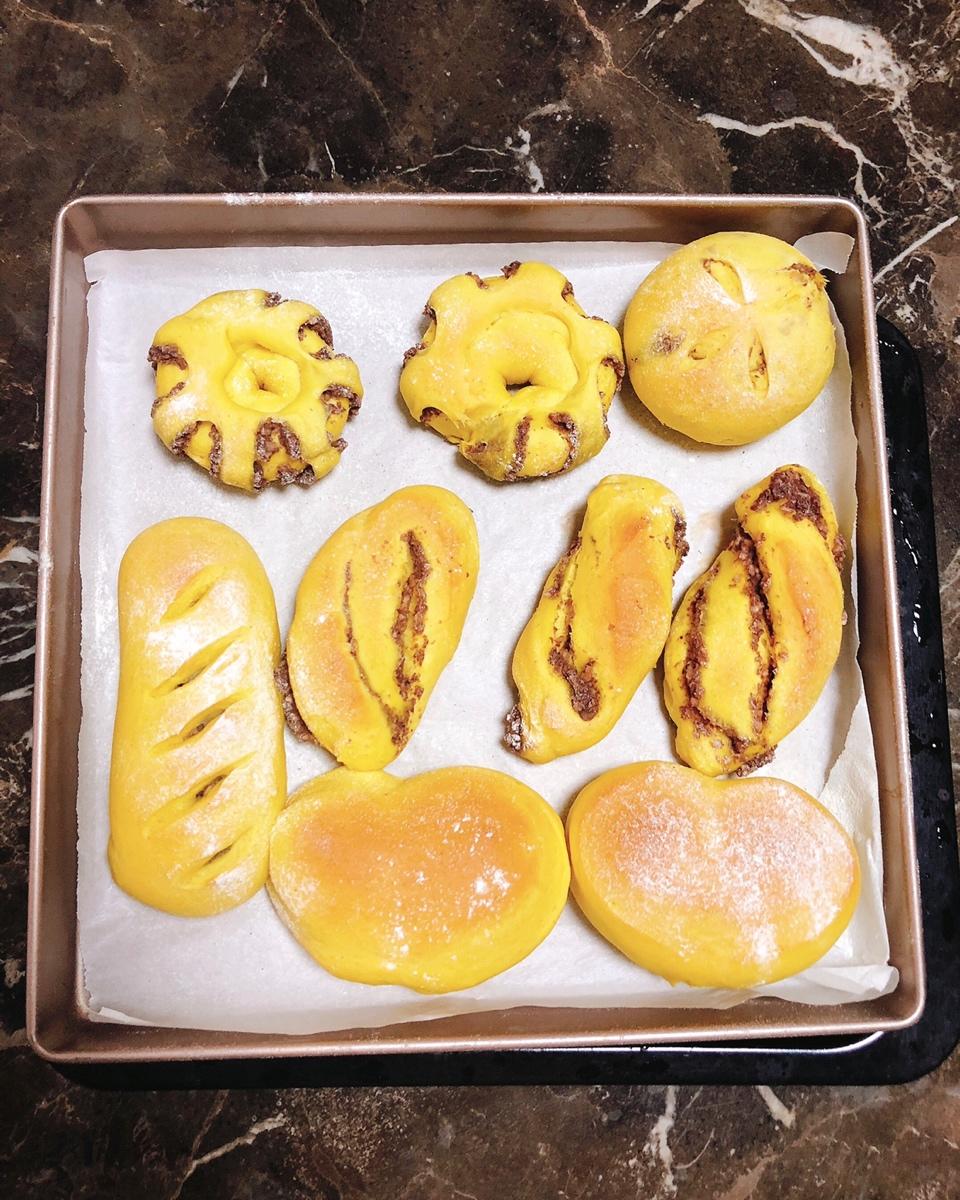 金灿灿的南瓜小餐包
