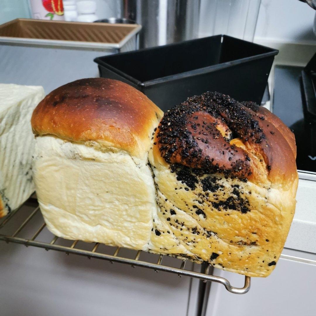 料多多系列--黑芝麻奶酥小吐司