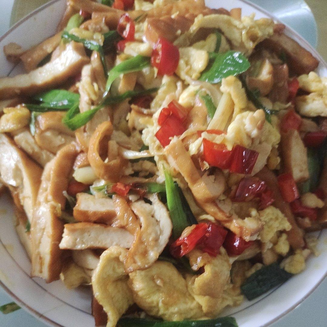 鸡蛋炒香干