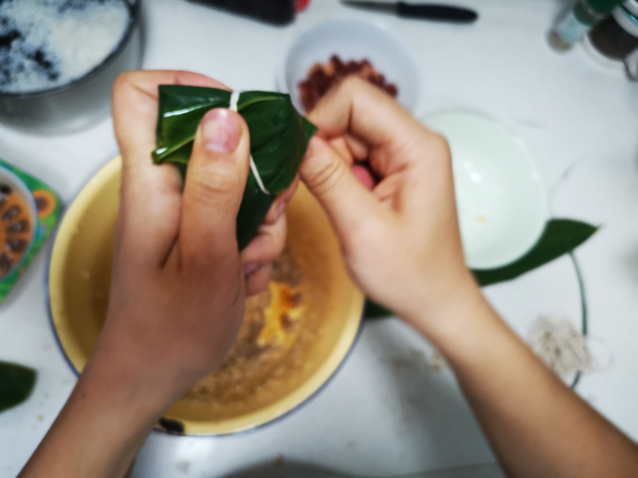 S家的蛋黄鲜肉粽的做法 步骤9