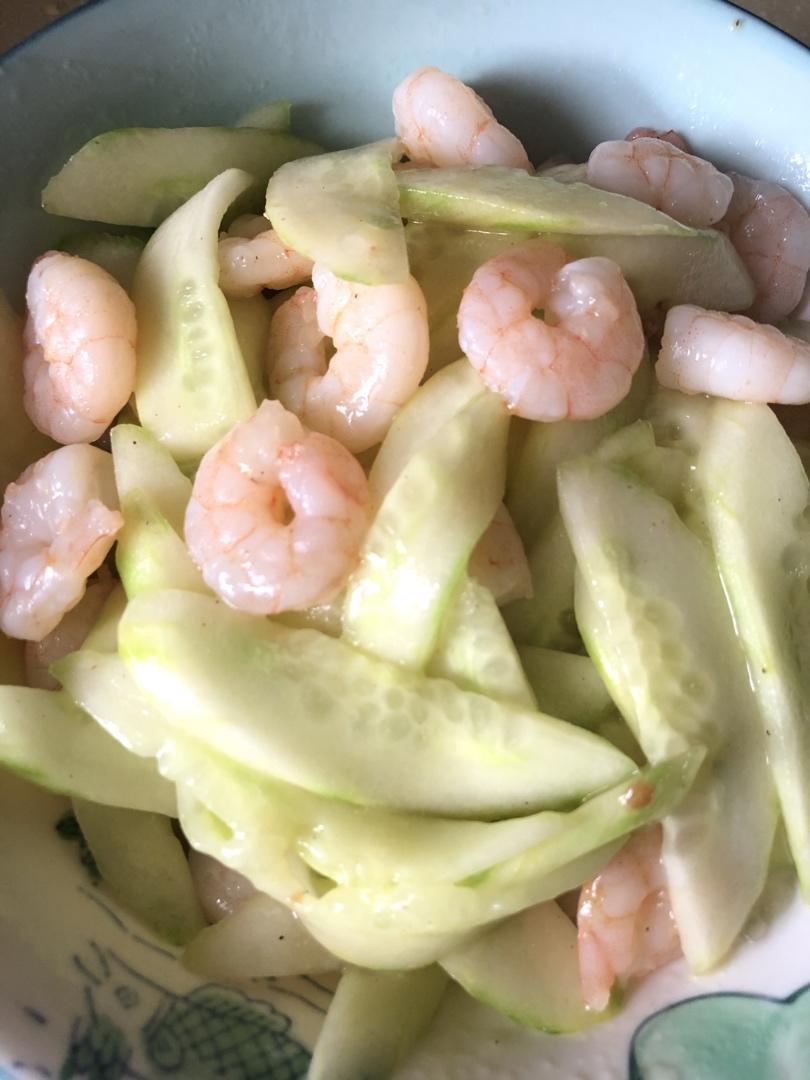 快手下饭虾仁炒黄瓜