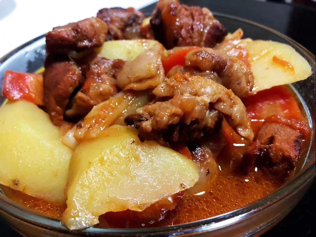 小土豆烧牛肉，红烧牛腩，好吃到舔盘