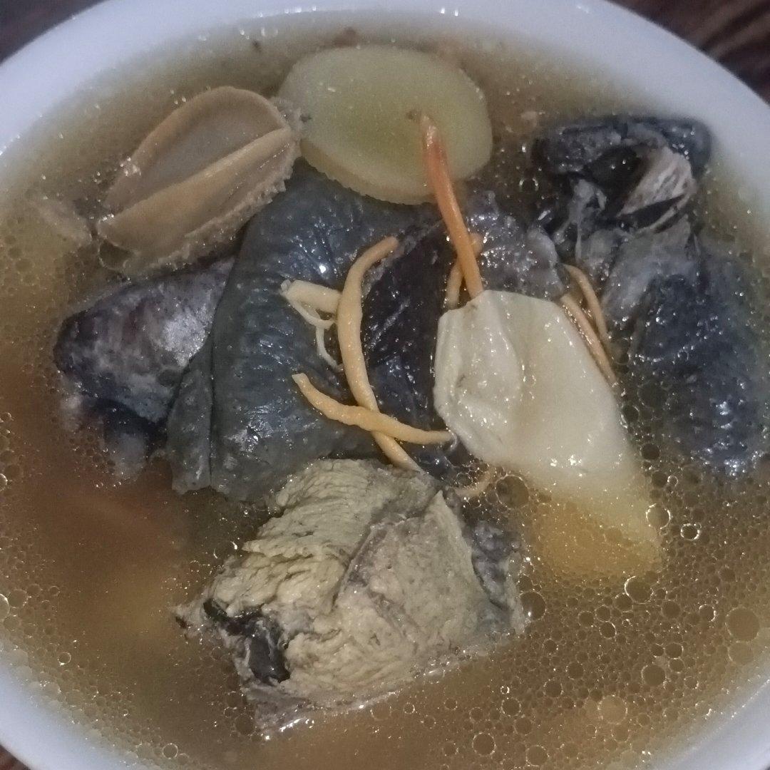 花胶羊肚菌虫草花鸡汤-教你煲广东汤