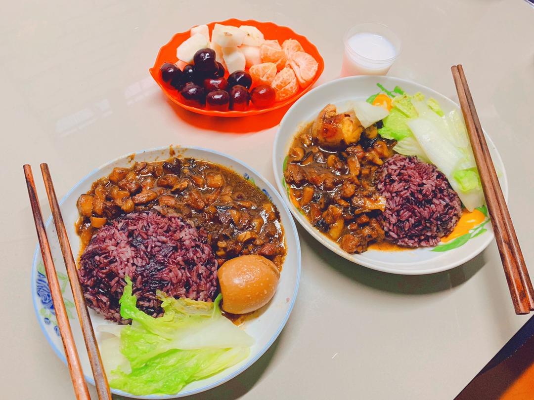 洋葱酥卤肉饭