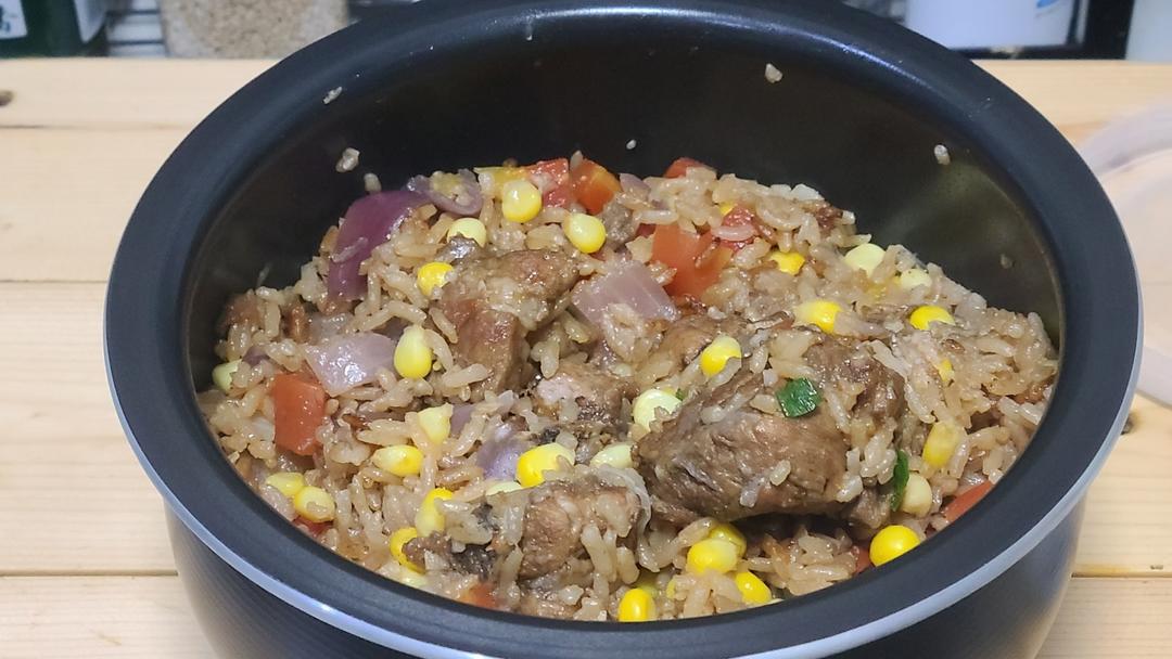 【排骨焖饭】