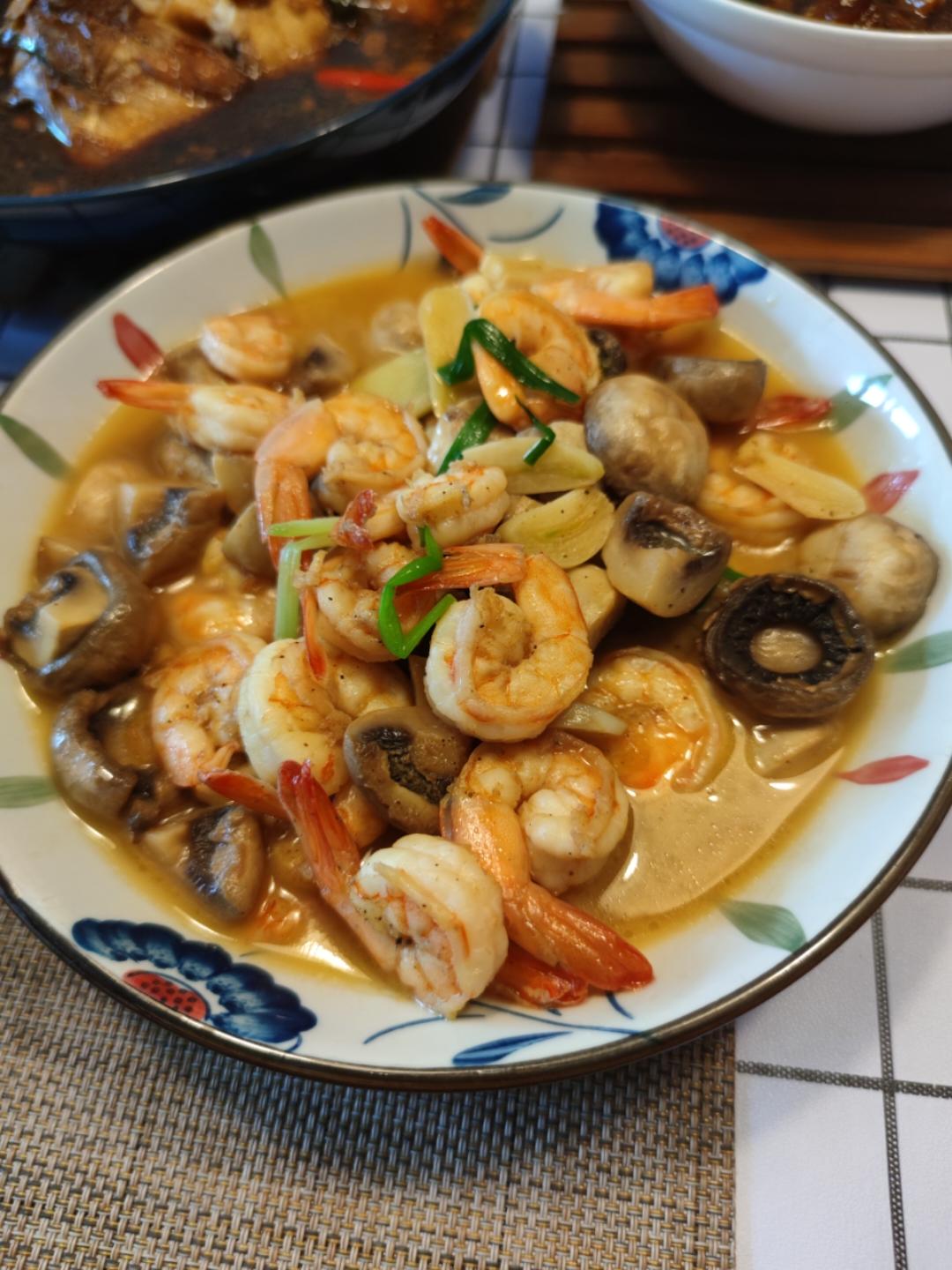 蒜香口蘑虾