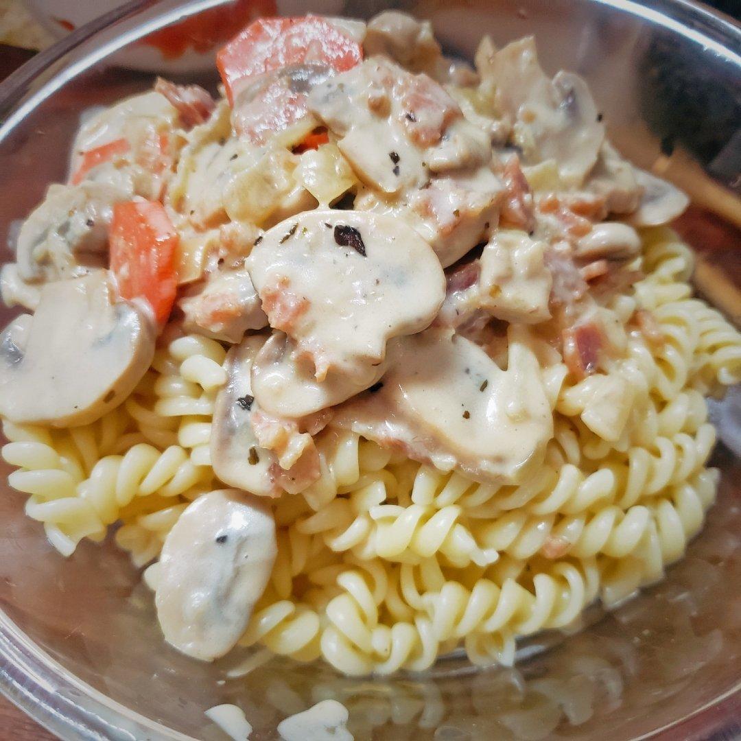 奶油蘑菇意大利面