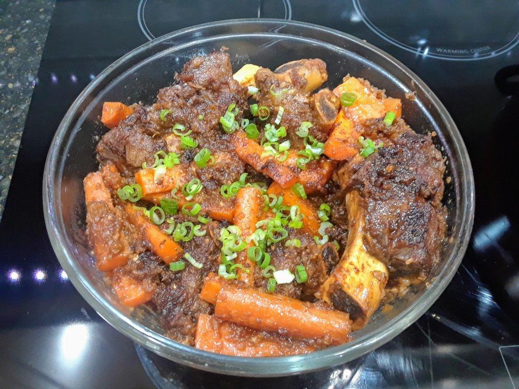 韩式炖牛肋骨（Galbi Jjim）