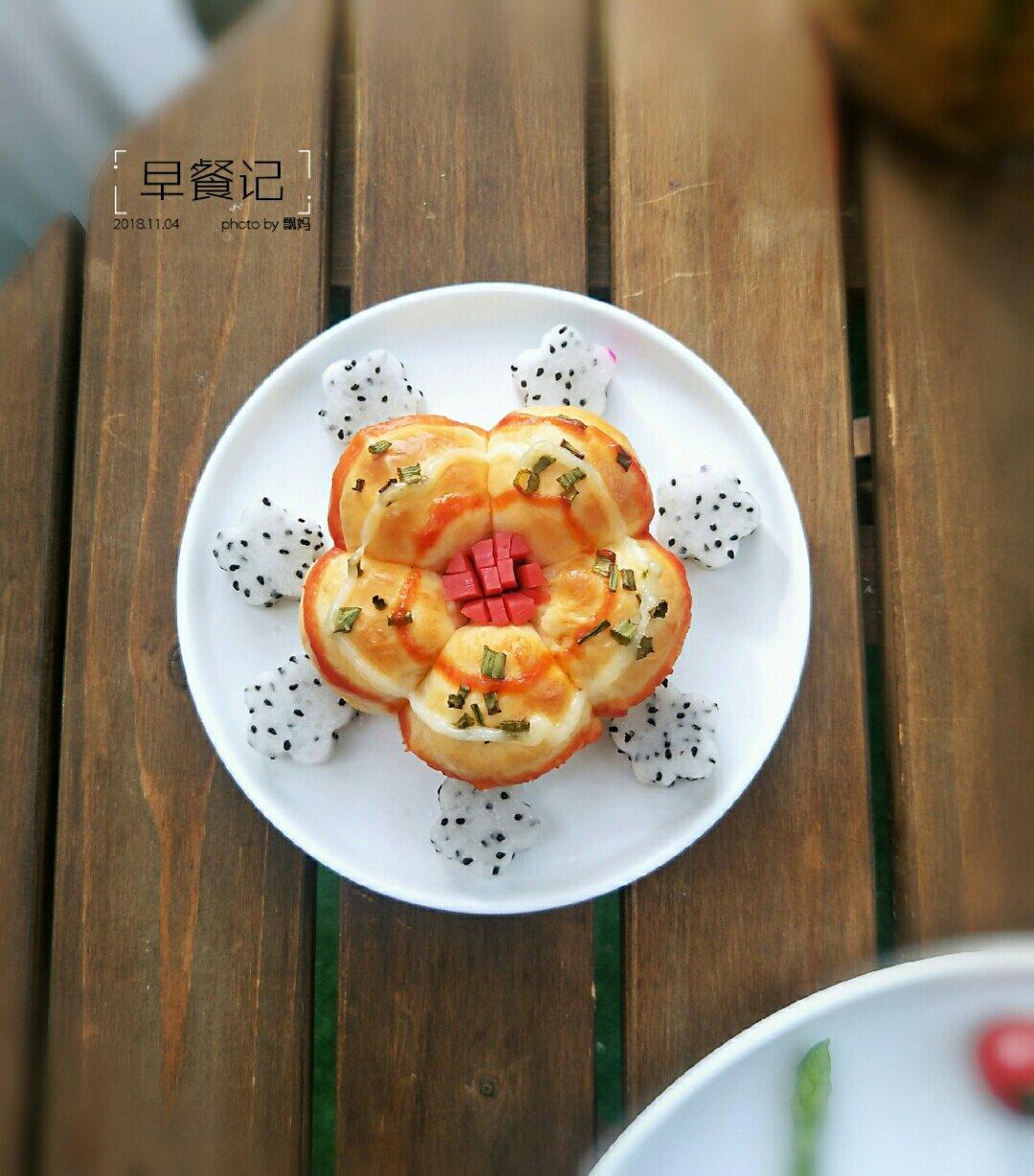 花朵肠仔小餐包