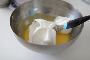 简单、好记、百搭，用途多多的大烤盘蛋糕胚的做法 步骤11