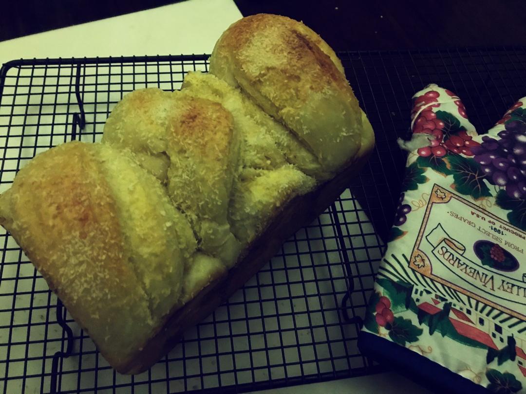 视频菜谱：做过几百次的椰蓉吐司面包