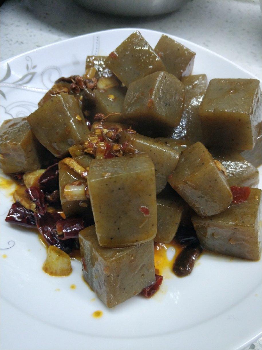 凊萱做的爆炒魔芋块(超简单超好吃)