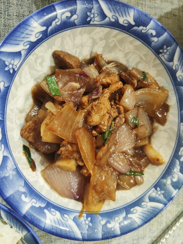 洋葱炒肉