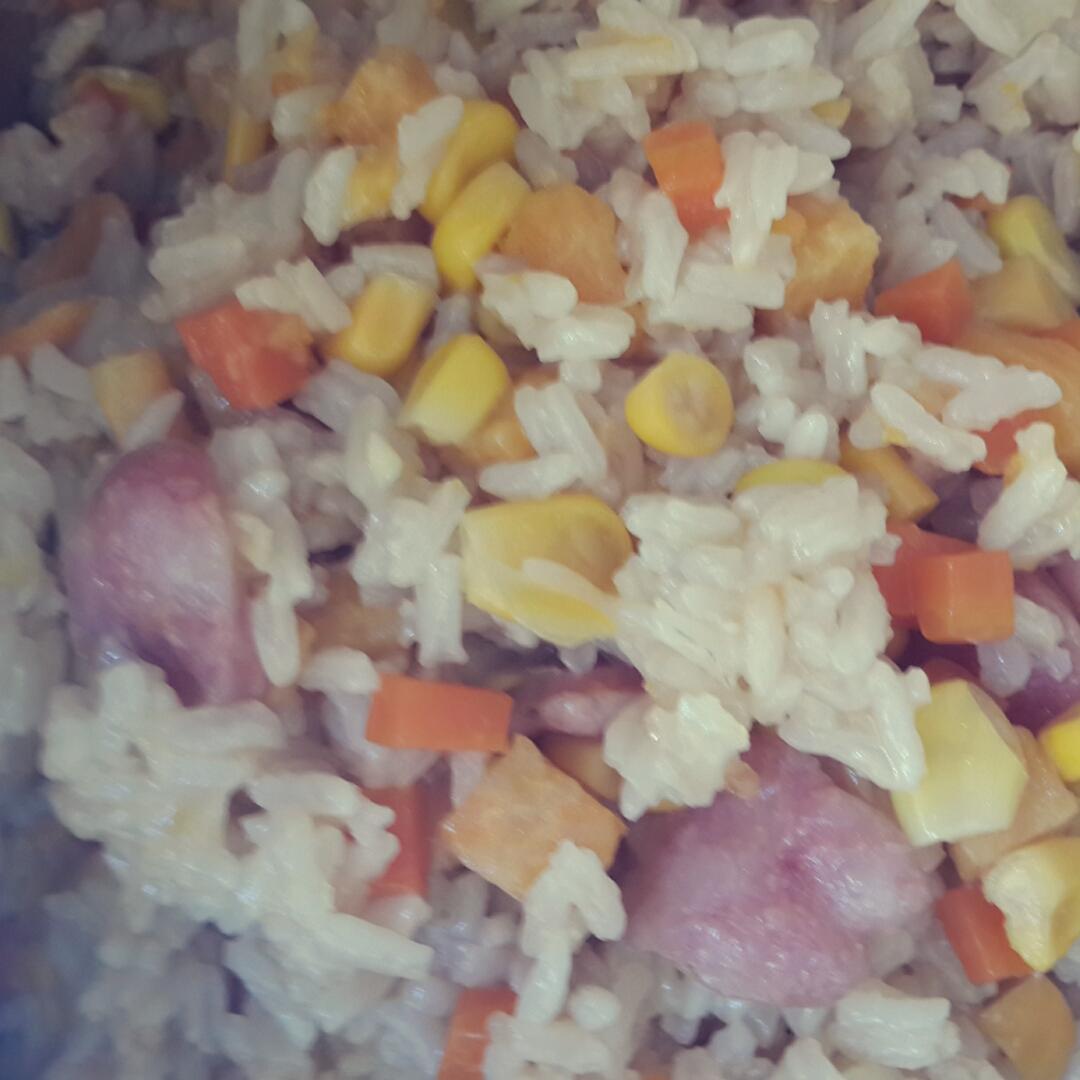 香菇腊肠土豆焖饭