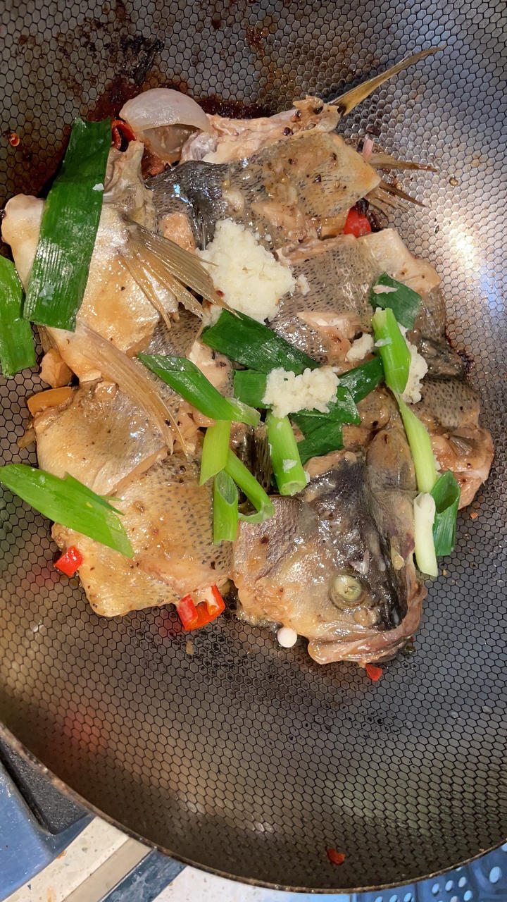 葱香焗鲈鱼