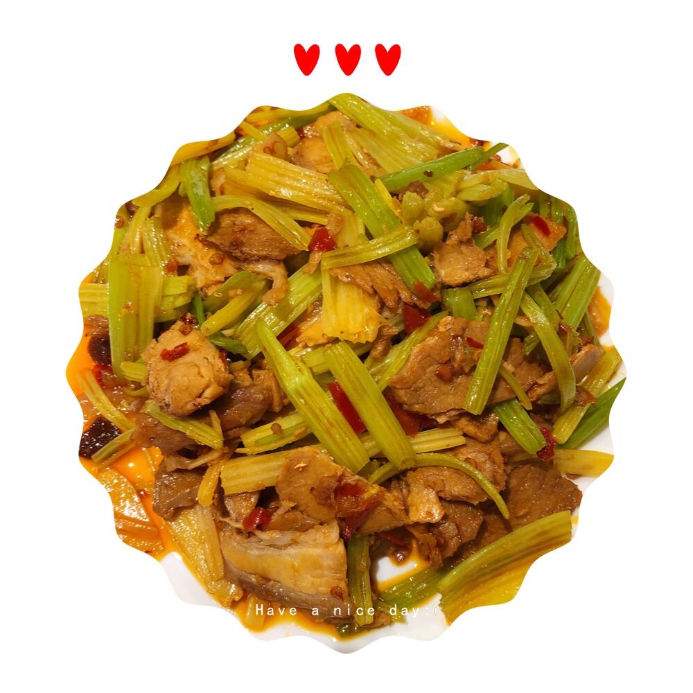芹菜炒肉