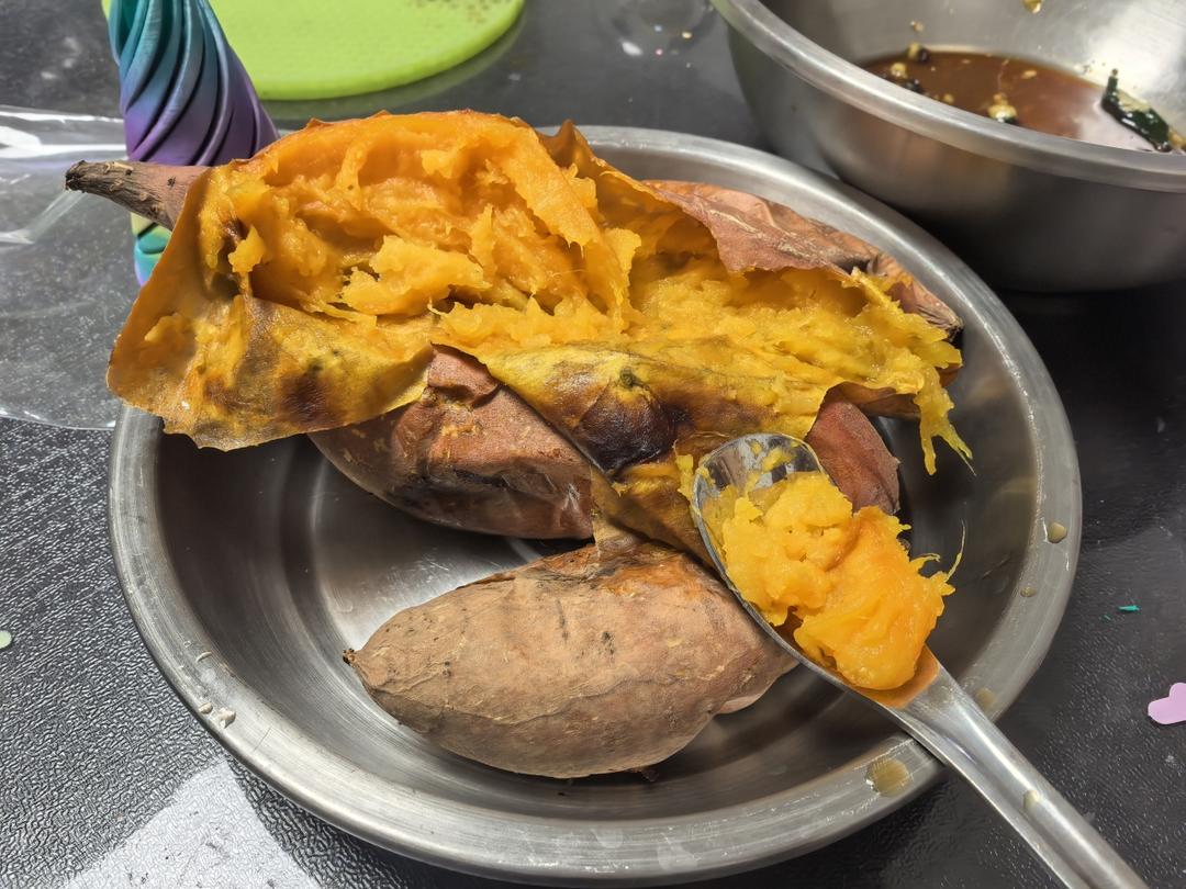 【糯唧唧的烤红薯】糖油四溢皮肉分离外糯里嫩吸溜着吃！