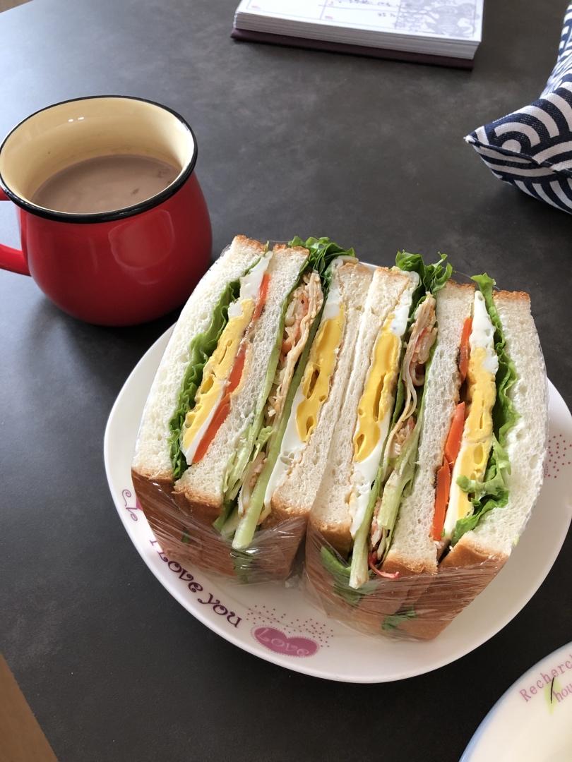 忾忾做的蟹柳鸡蛋三明治
