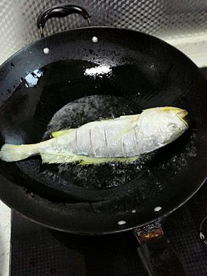 红烧黄花鱼的做法 步骤1