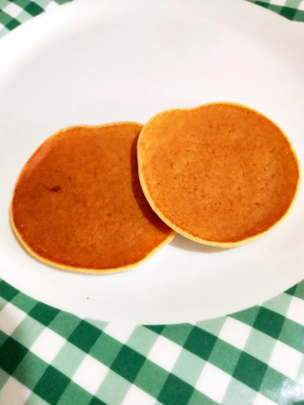 【减脂早餐】无油香蕉松饼（超简单）