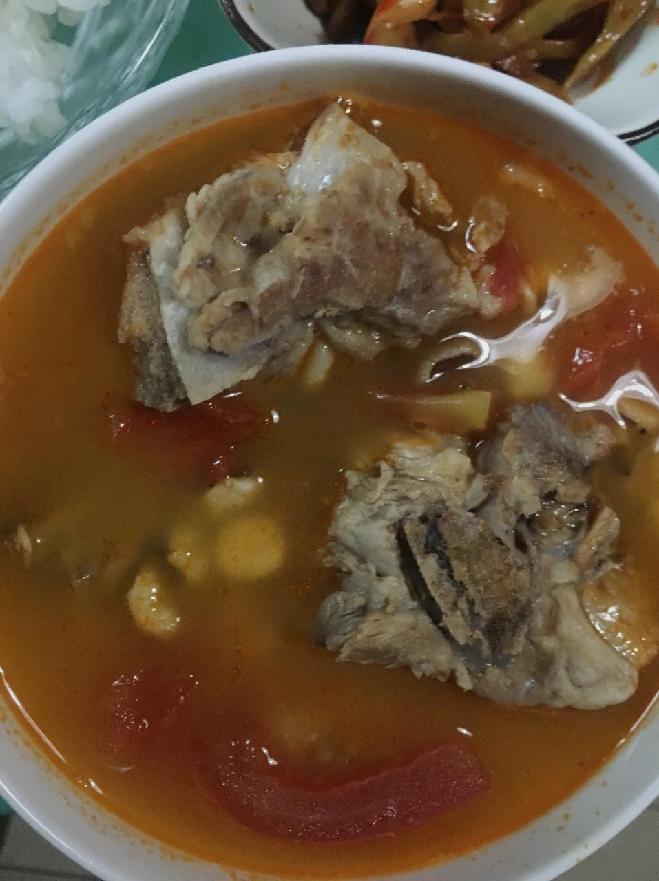 西红柿排骨汤