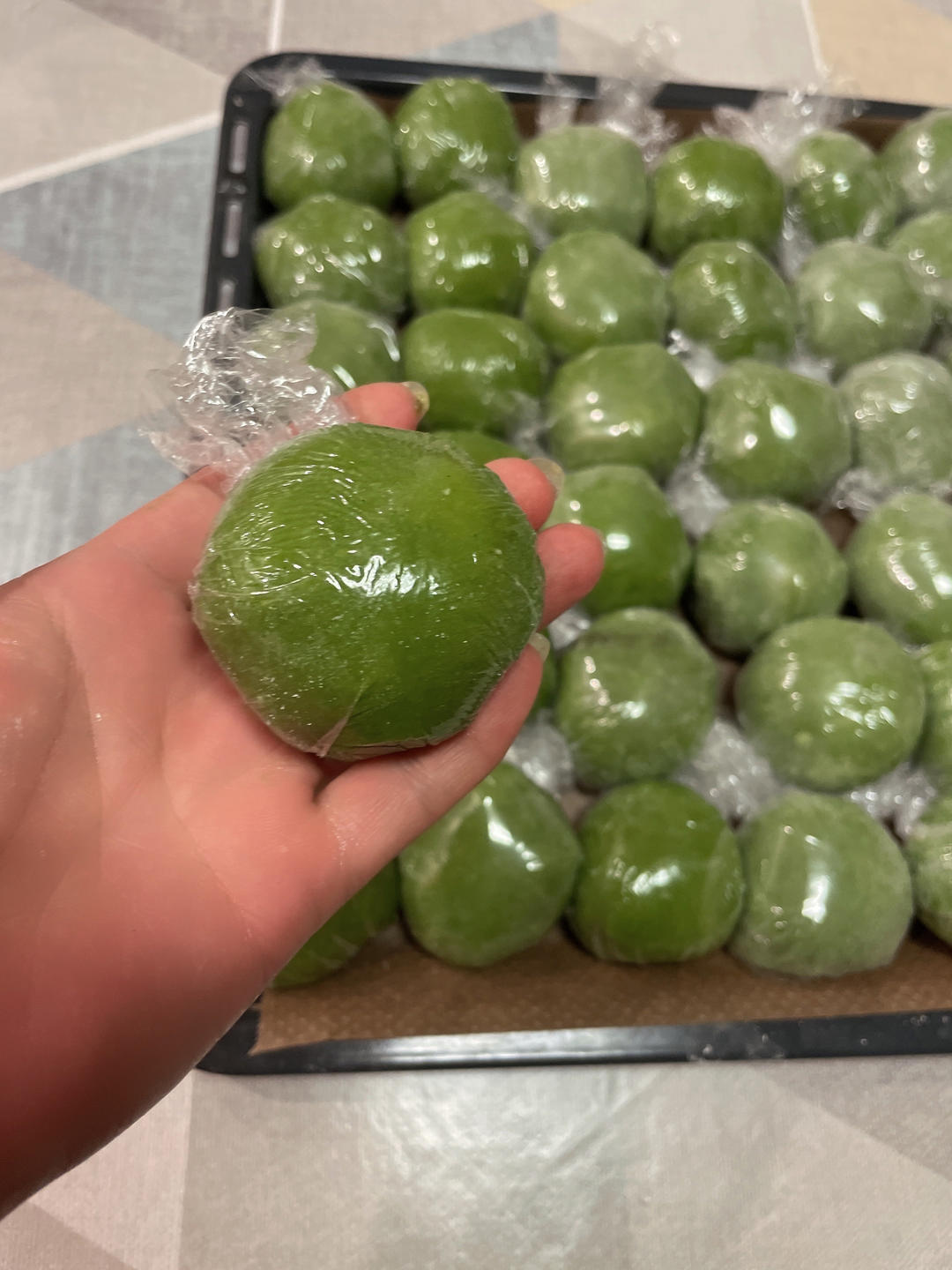 清明必吃的艾草青团