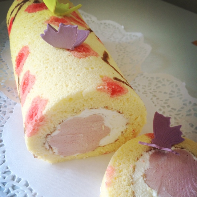 桃花手绘蛋糕卷