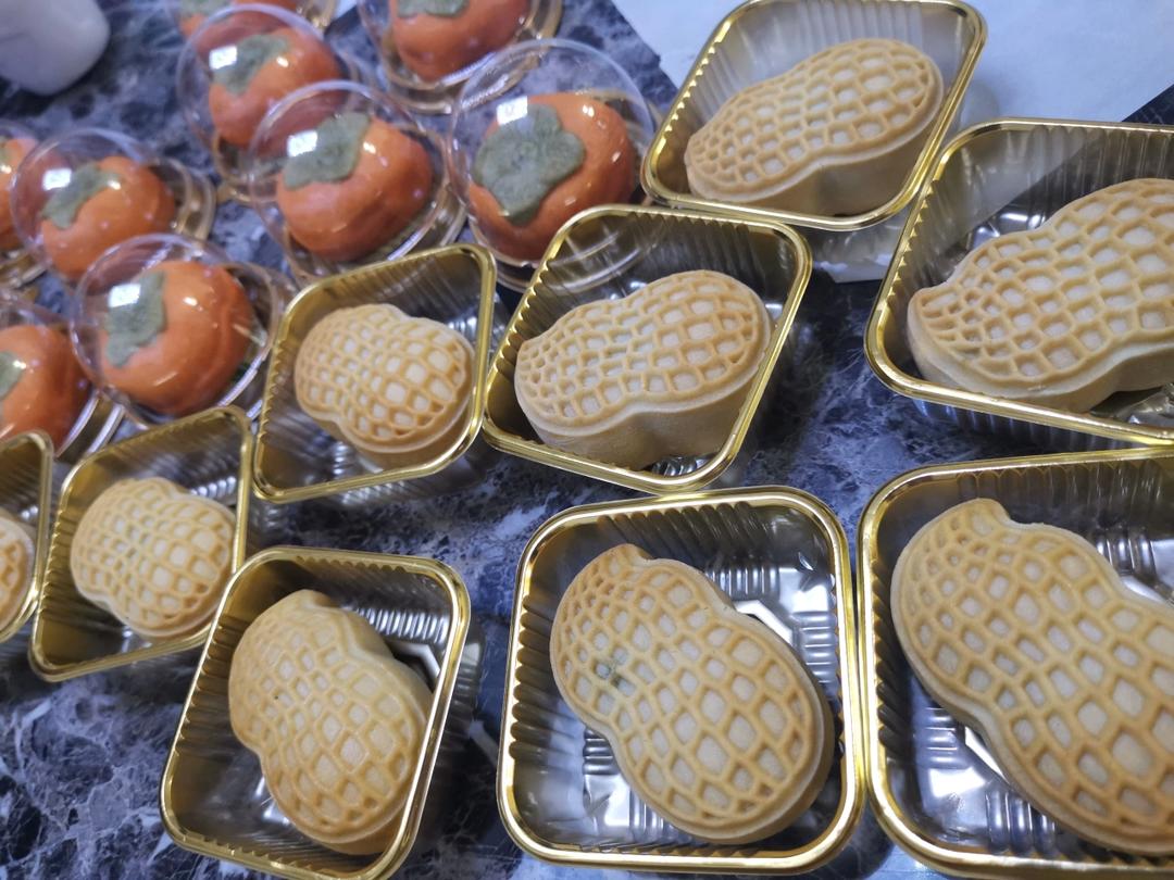 广式月饼—蛋黄莲蓉月饼