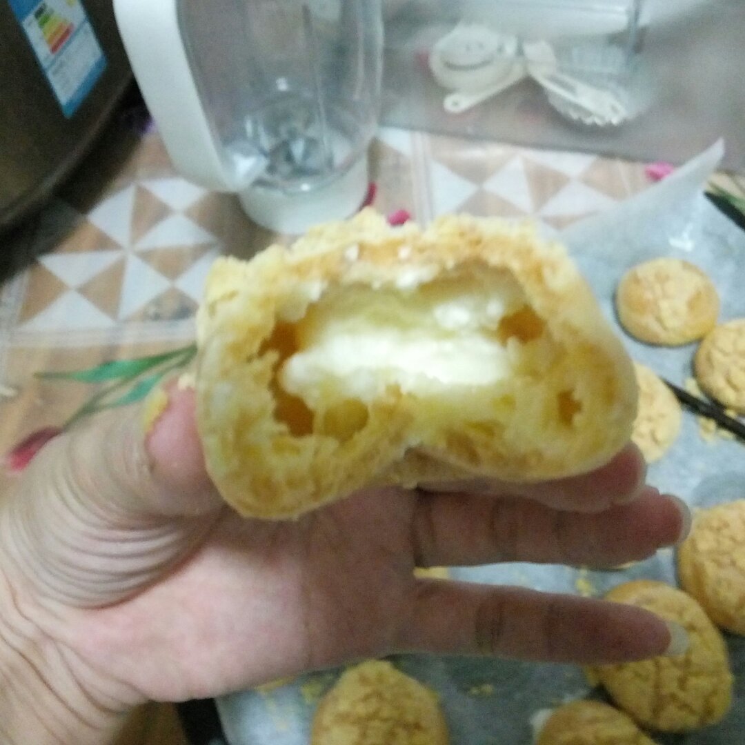 酥皮奶油泡芙--#皮黑森林#
