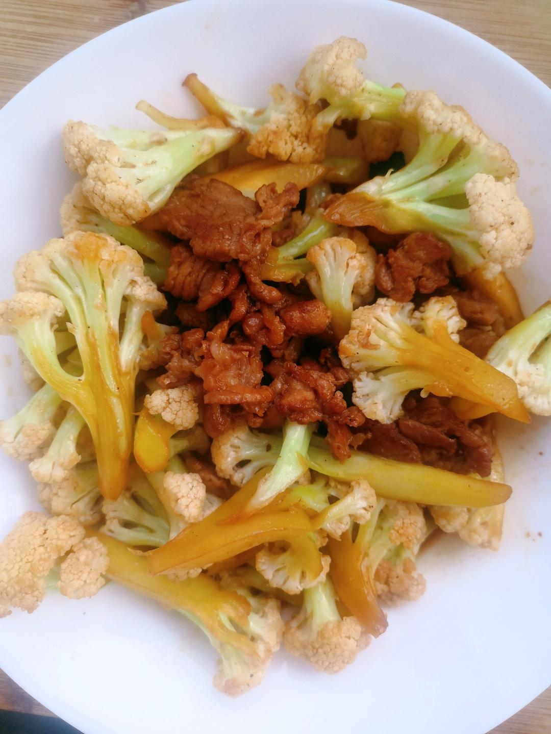 干煸菜花（花菜炒肉）