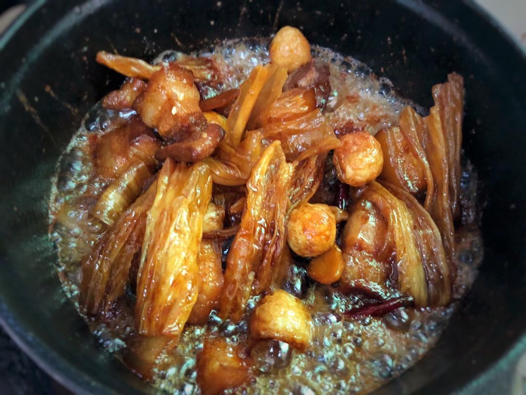 鹌鹑蛋红烧肉